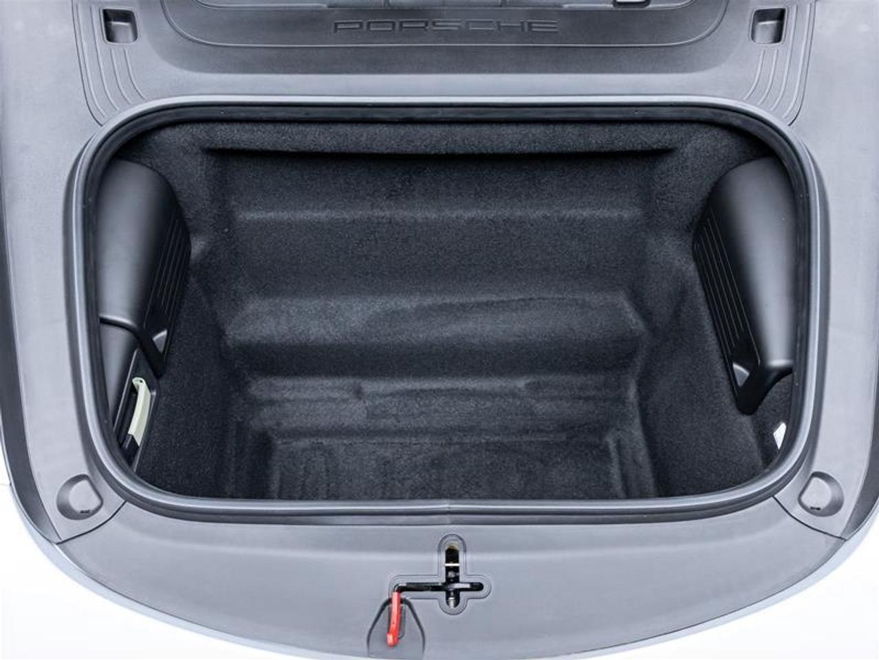 2025 Porsche 718 Cayman  Photo