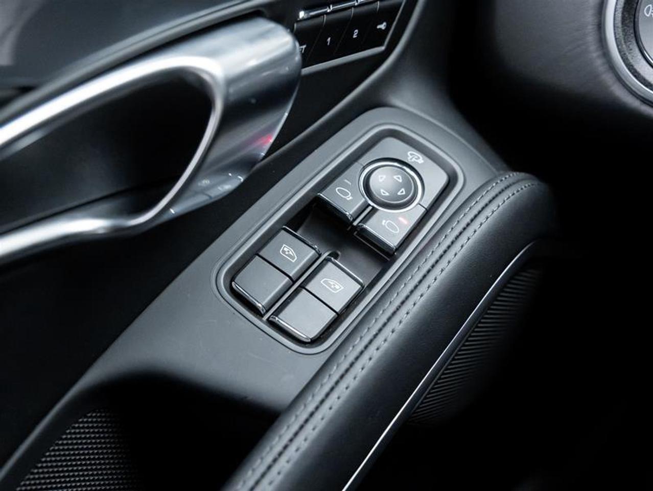 2025 Porsche 718 Cayman  Photo