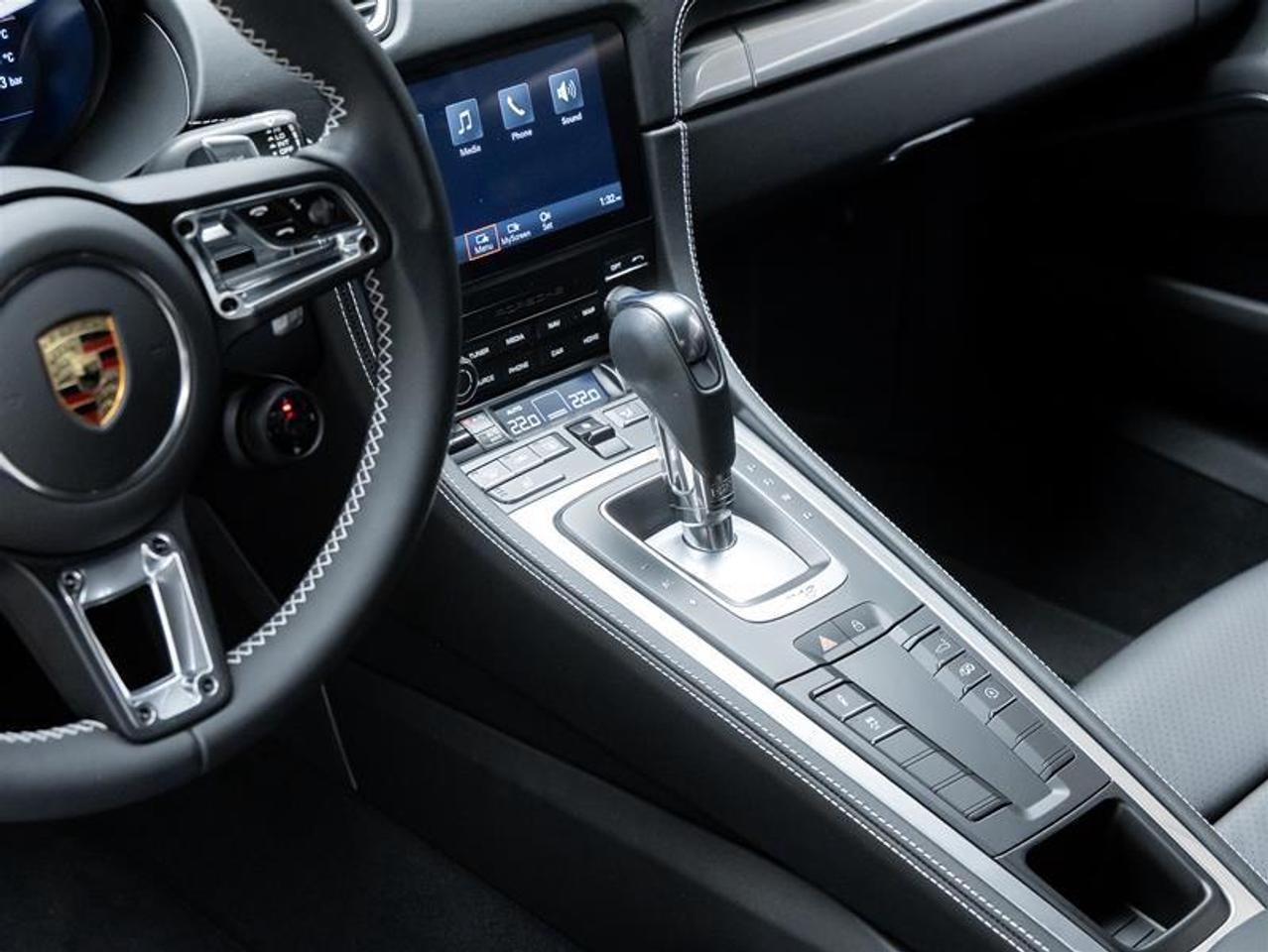 2025 Porsche 718 Cayman  Photo