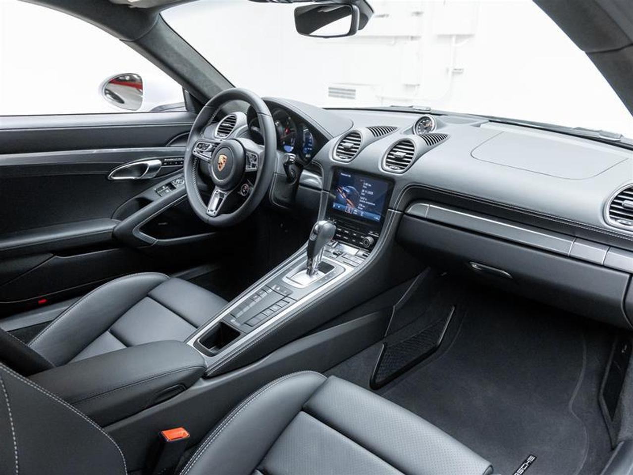 2025 Porsche 718 Cayman  Photo