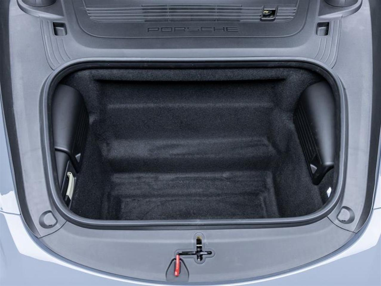 2025 Porsche 718 Cayman  Photo4