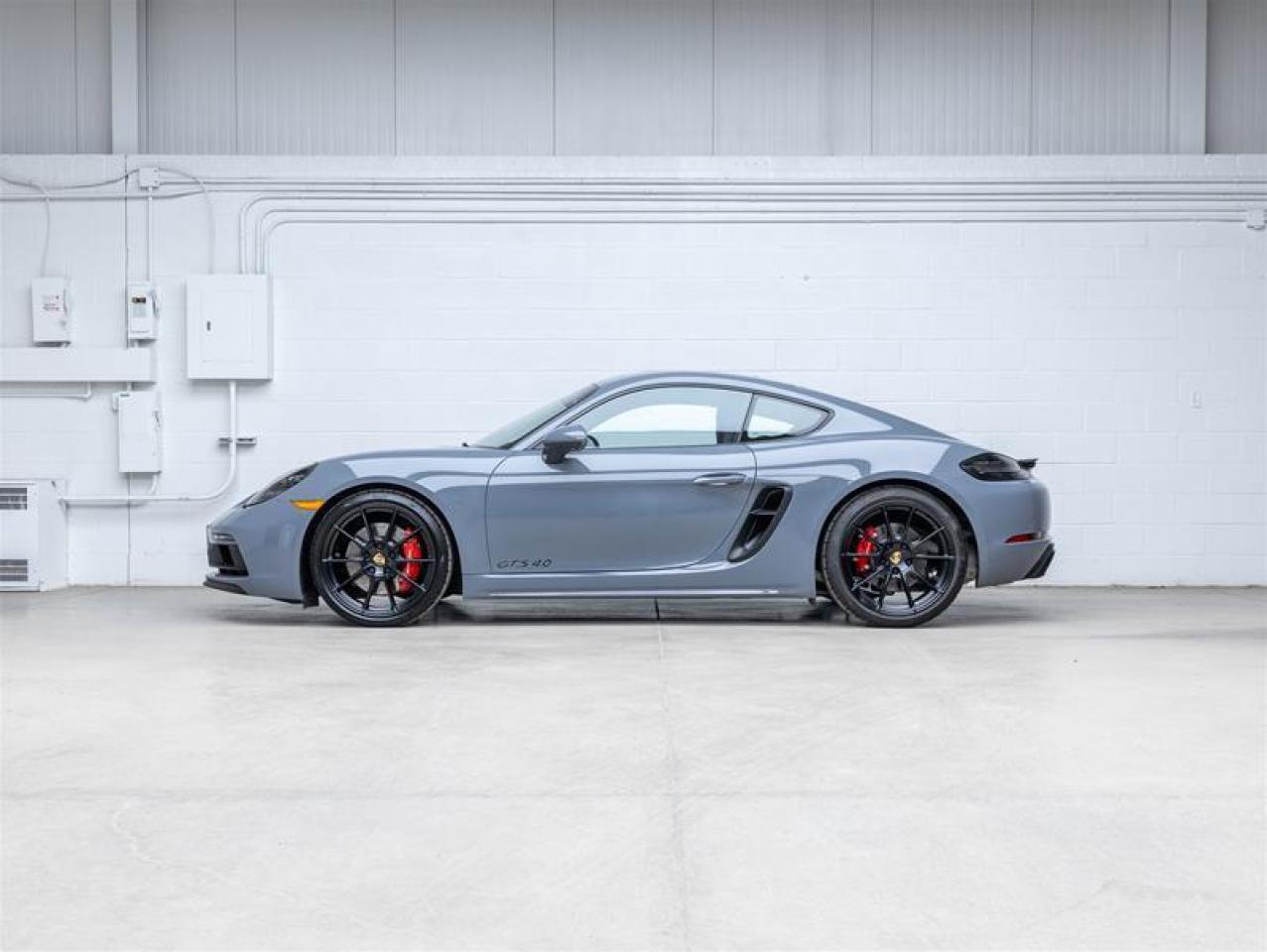 2025 Porsche 718 Cayman  Photo