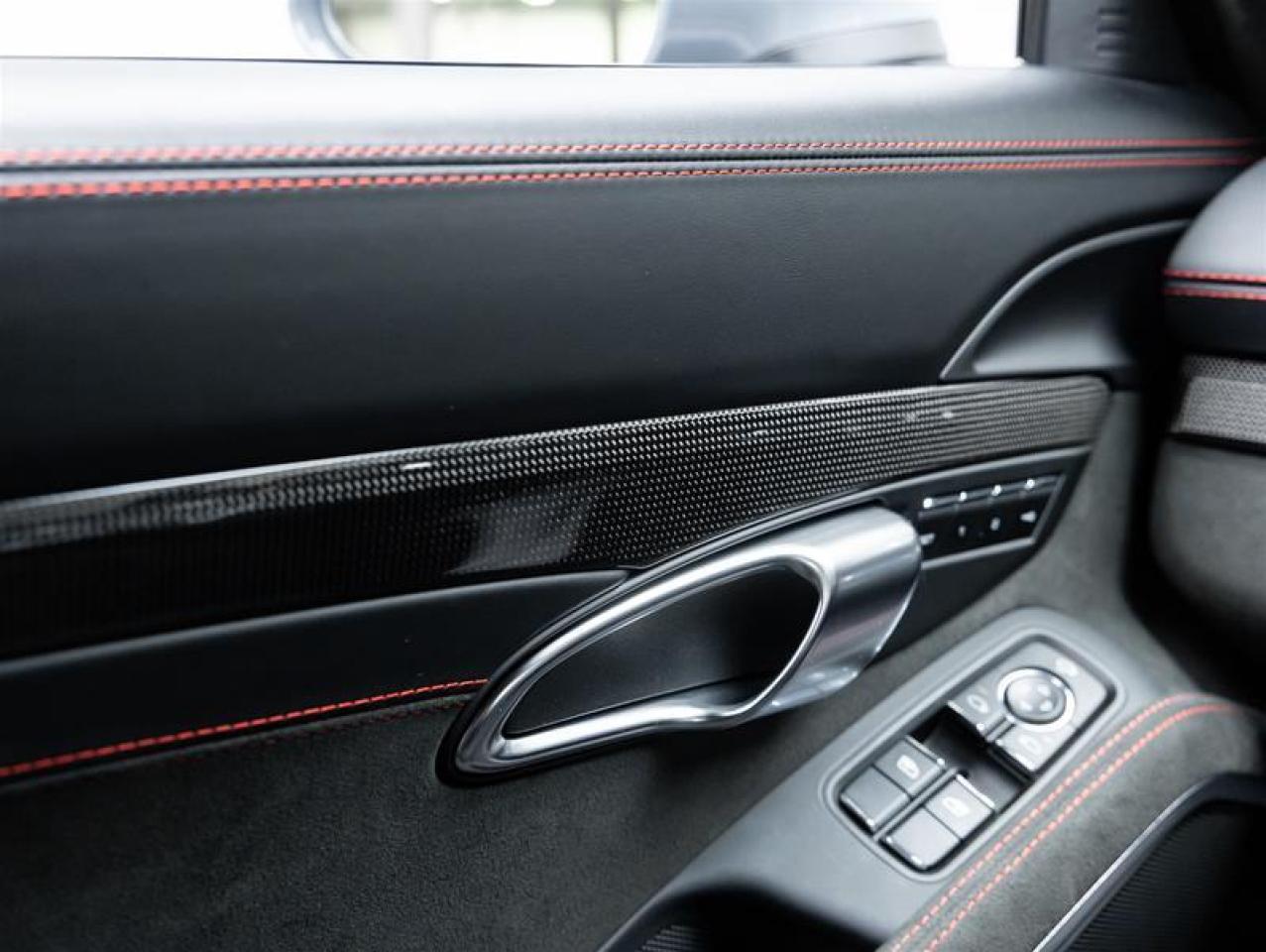 2025 Porsche 718 Cayman  Photo