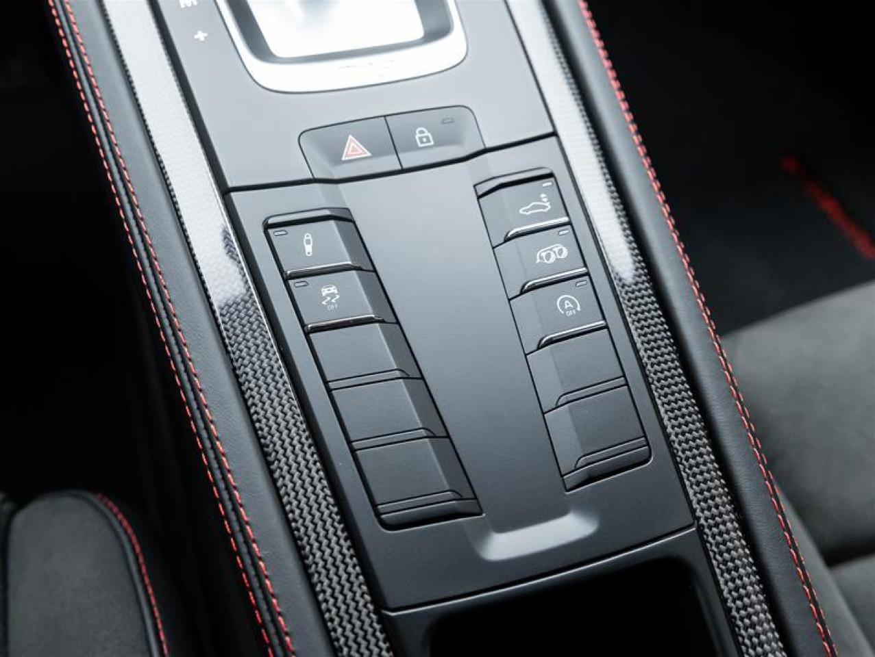 2025 Porsche 718 Cayman  Photo