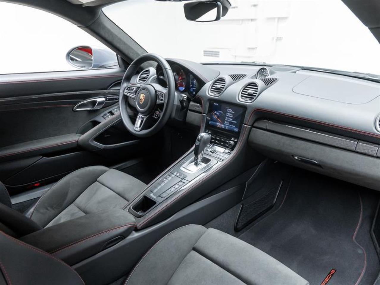 2025 Porsche 718 Cayman  Photo