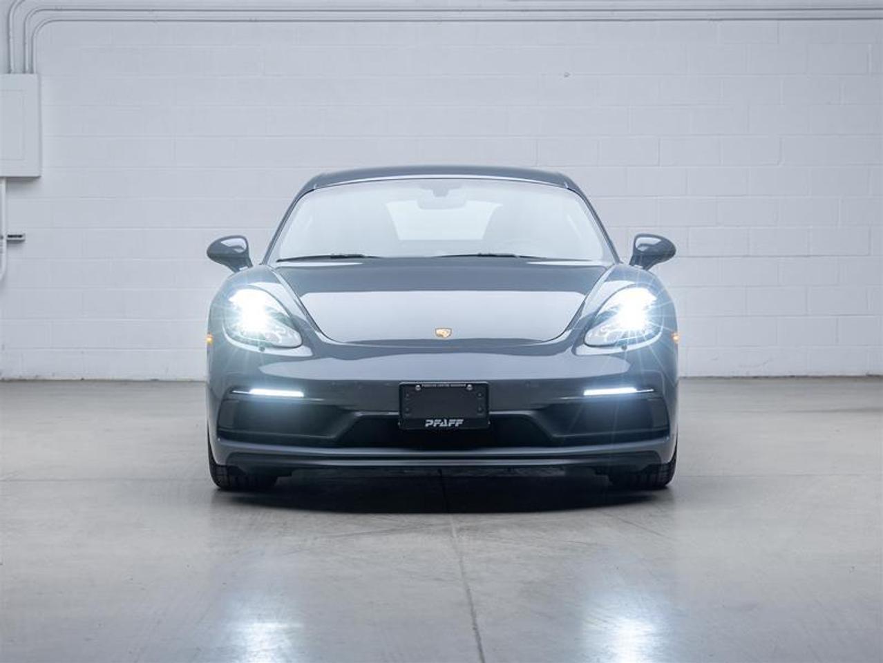 2025 Porsche 718 Cayman  Photo