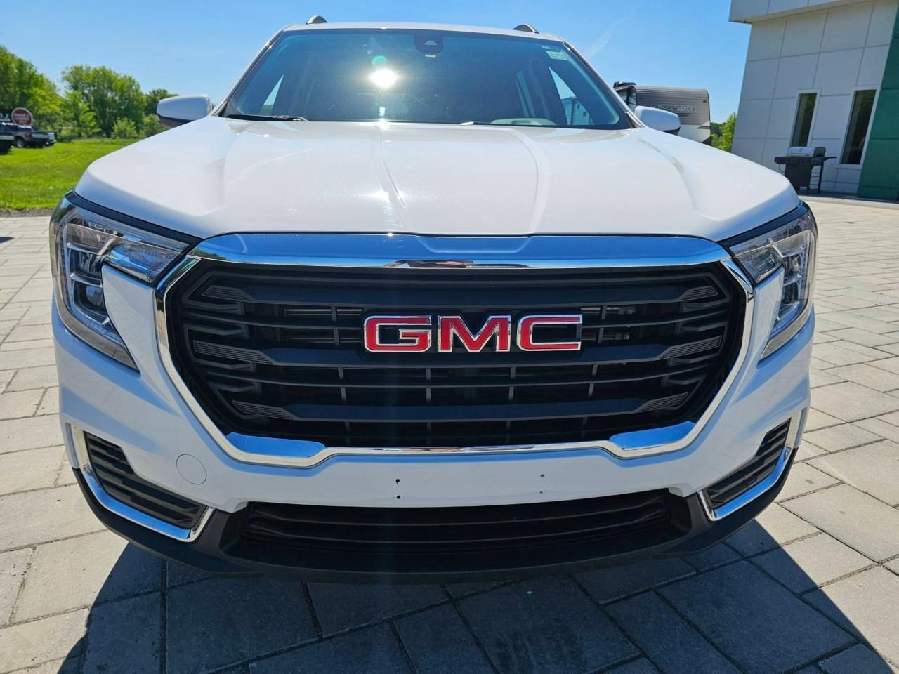 2024 GMC Terrain SLE 4dr All-Wheel Drive Photo