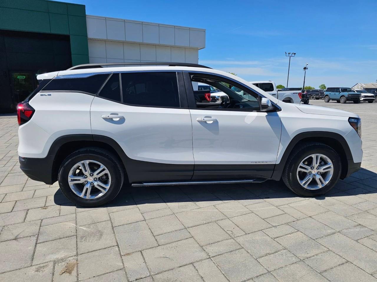2024 GMC Terrain SLE 4dr All-Wheel Drive Photo