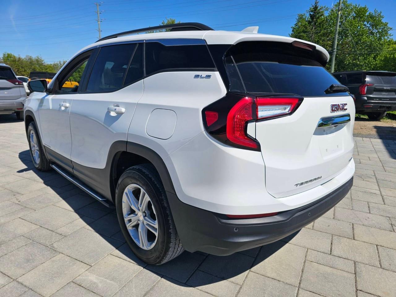 2024 GMC Terrain SLE 4dr All-Wheel Drive Photo