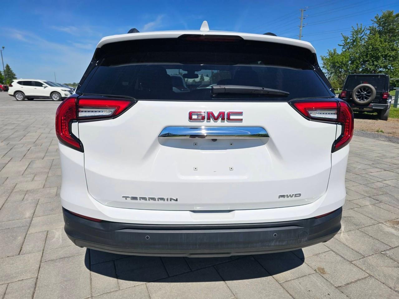 2024 GMC Terrain SLE 4dr All-Wheel Drive Photo