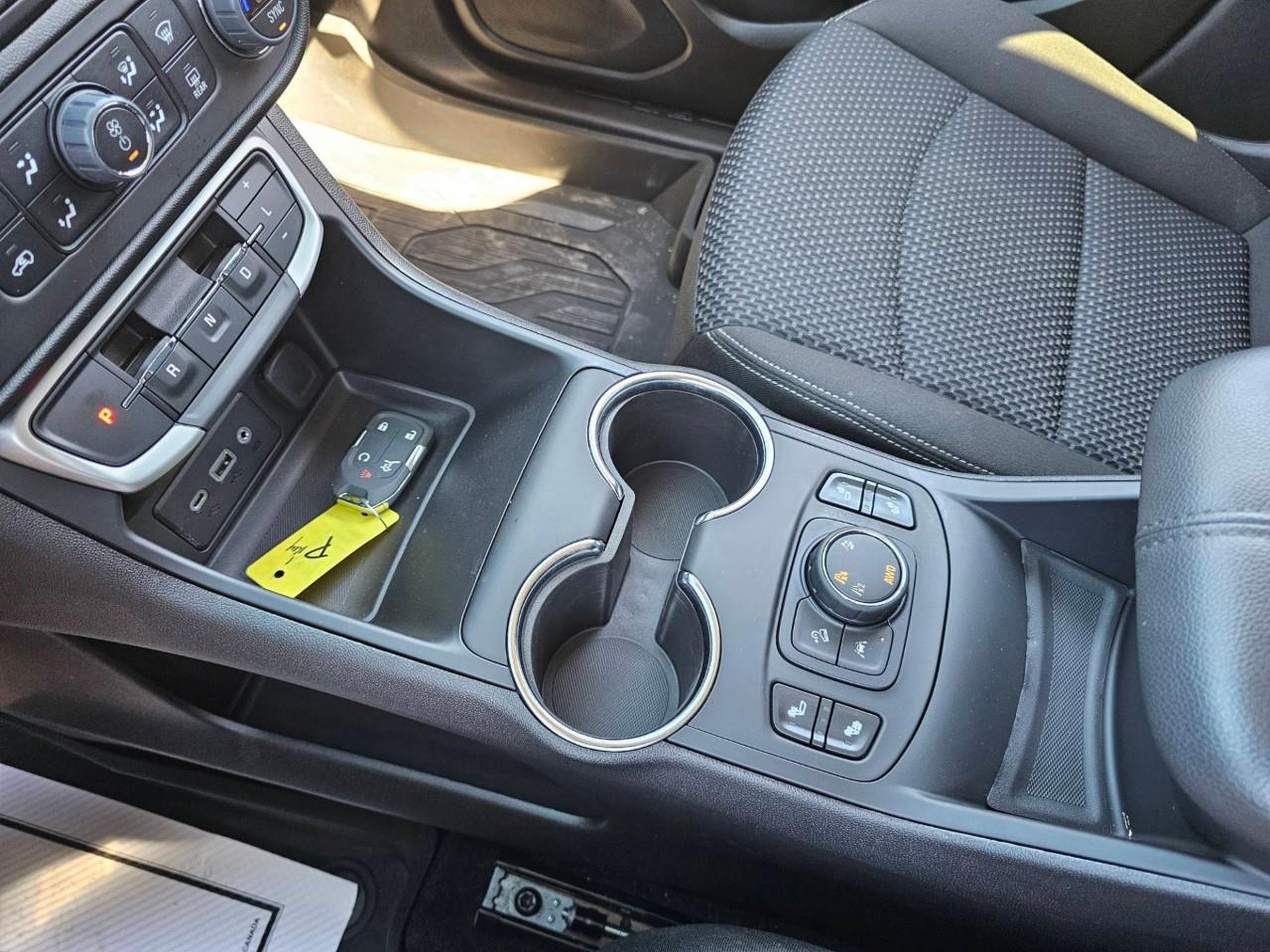 2024 GMC Terrain SLE 4dr All-Wheel Drive Photo