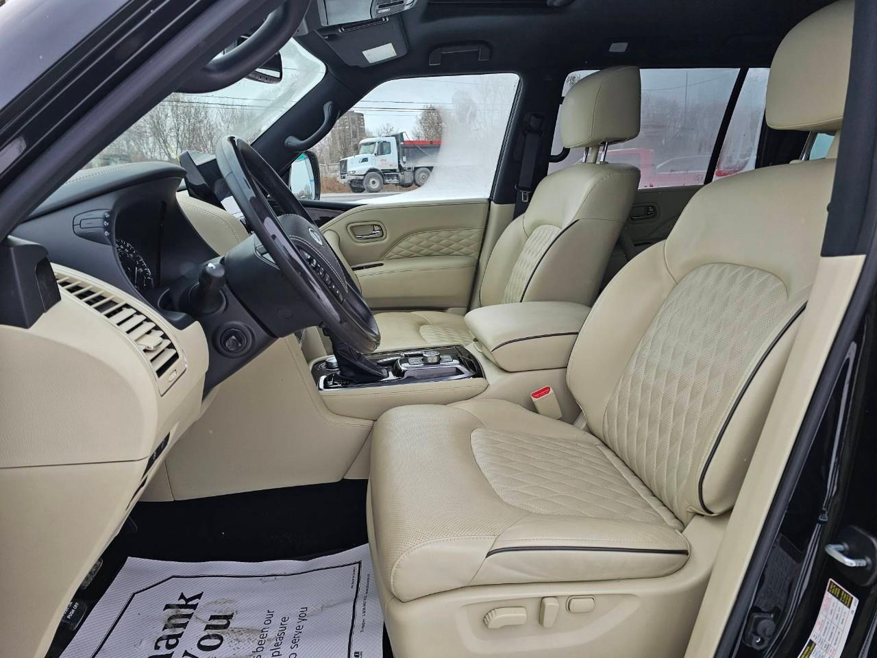 2023 Infiniti QX80 LUXE 8 Passenger 4dr 4x4 Photo