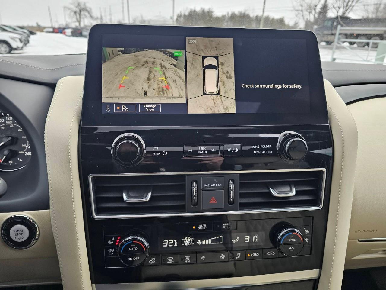 2023 Infiniti QX80 LUXE 8 Passenger 4dr 4x4 Photo