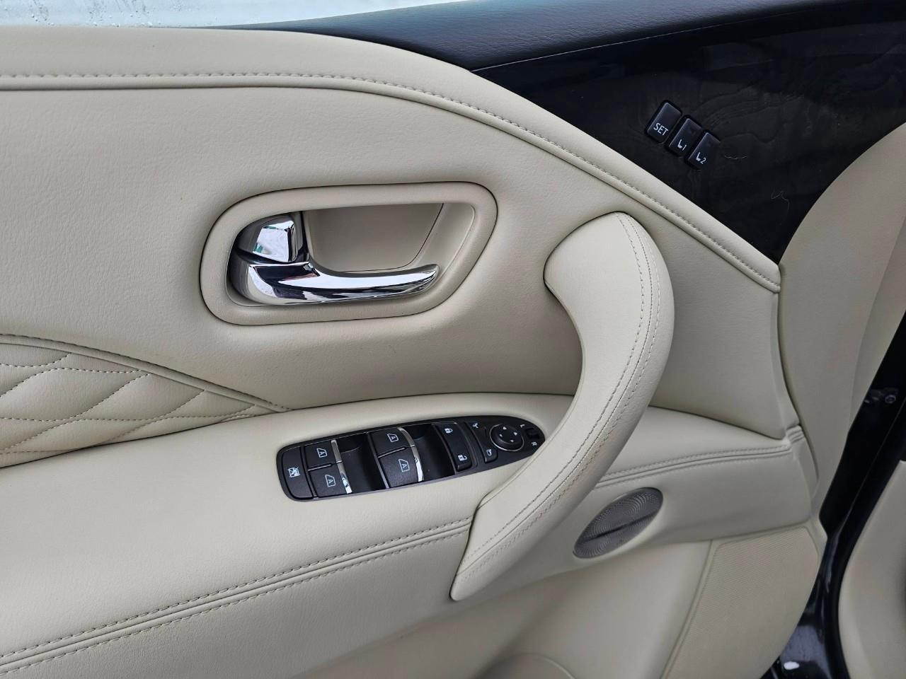 2023 Infiniti QX80 LUXE 8 Passenger 4dr 4x4 Photo