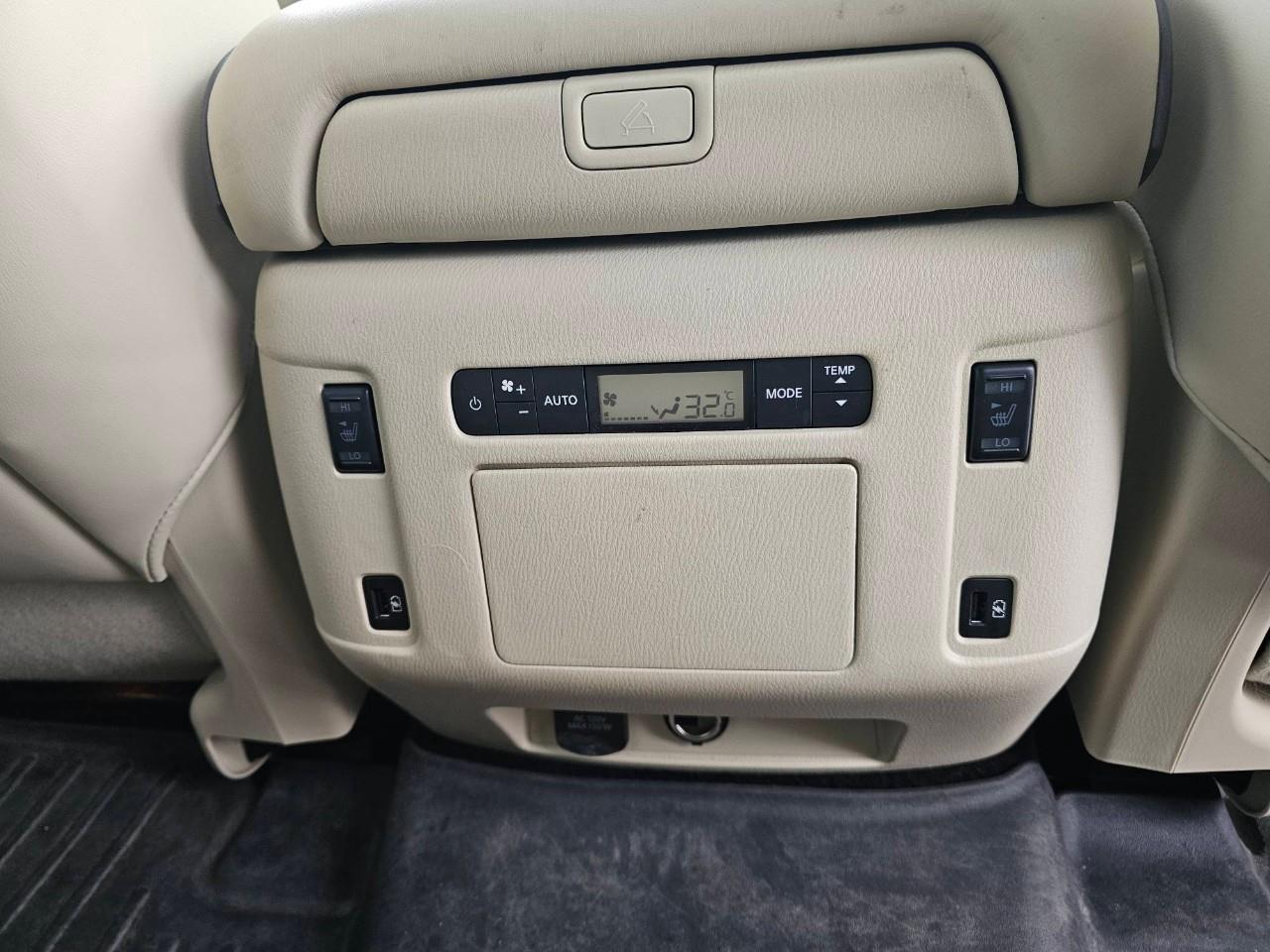 2023 Infiniti QX80 LUXE 8 Passenger 4dr 4x4 Photo