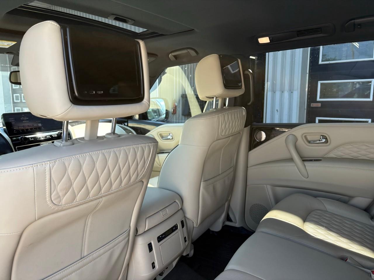2023 Infiniti QX80 LUXE 8 Passenger 4dr 4x4 Photo