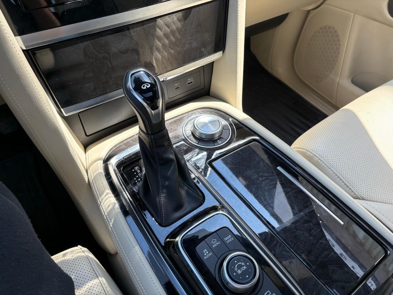 2023 Infiniti QX80 LUXE 8 Passenger 4dr 4x4 Photo