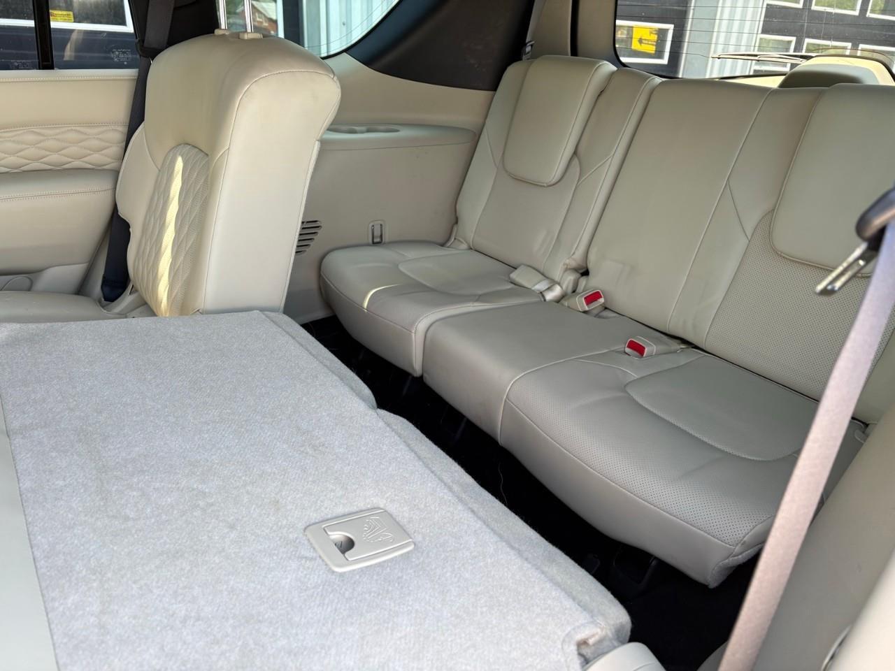 2023 Infiniti QX80 LUXE 8 Passenger 4dr 4x4 Photo