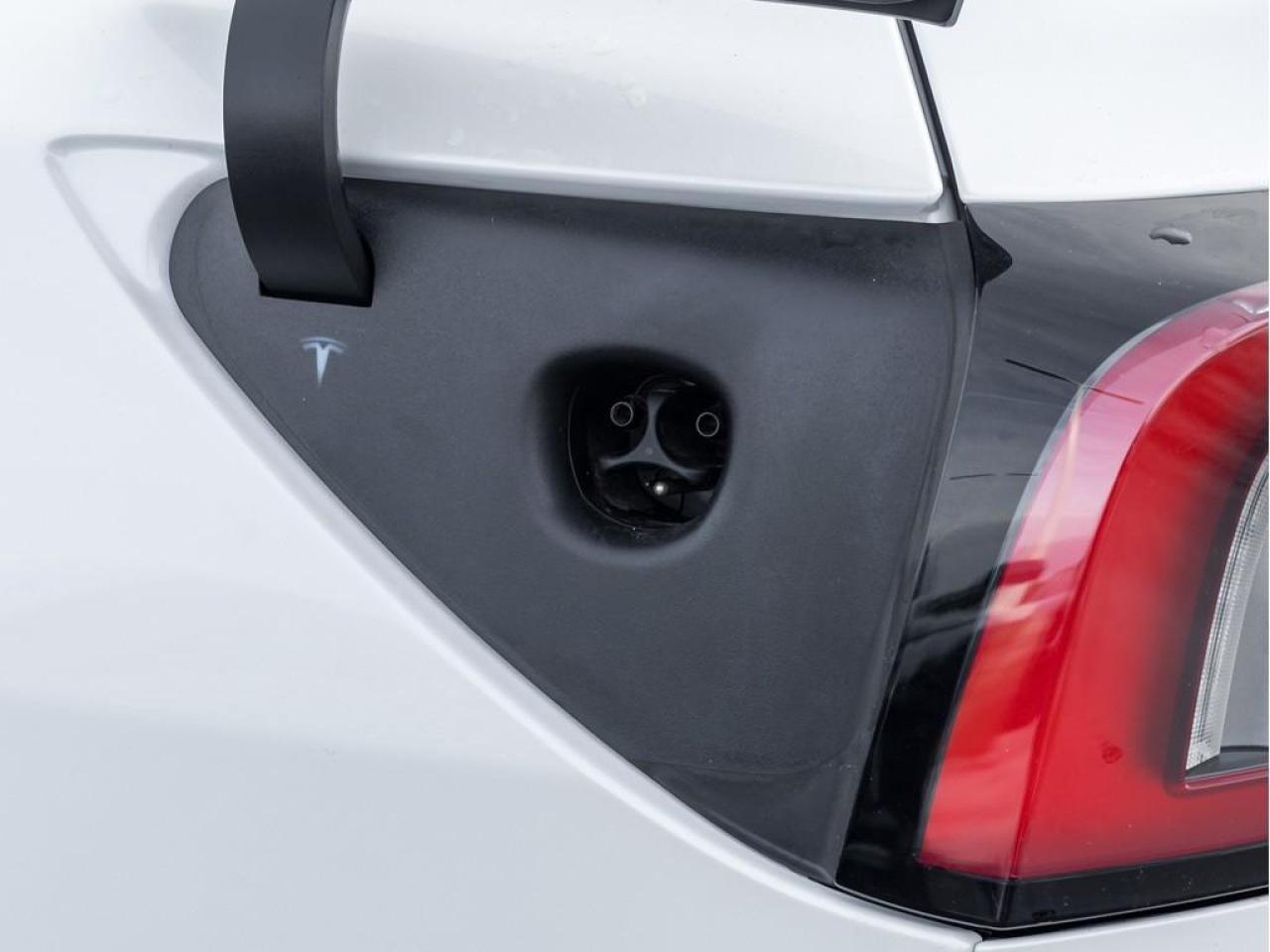 2024 Tesla Model 3 Base 4dr Rear-Wheel Drive Sedan Photo4