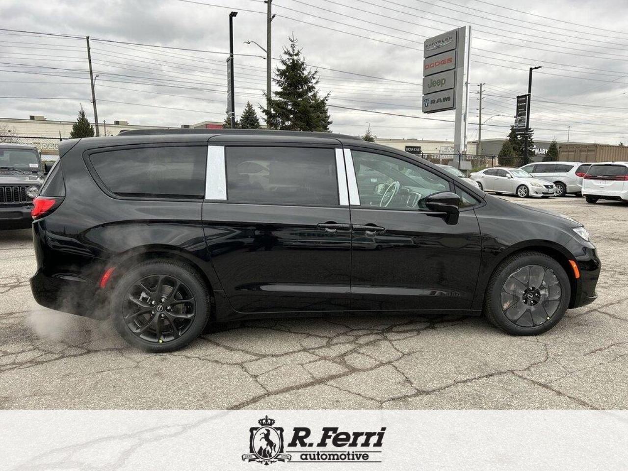 2026 Chrysler Pacifica Select Front-Wheel Drive Passenger Van Photo