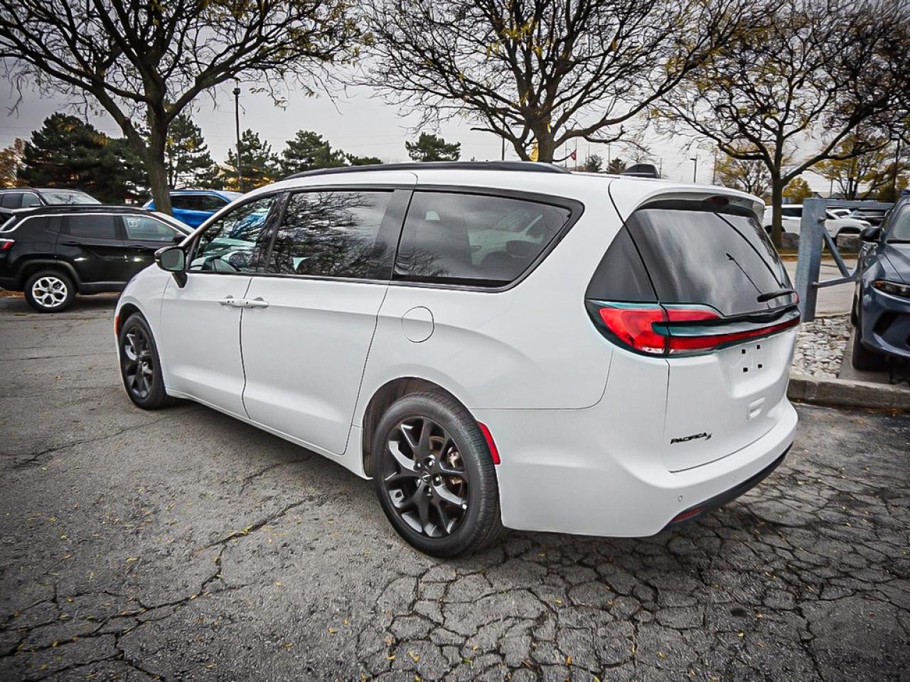 2024 Chrysler Pacifica  Photo