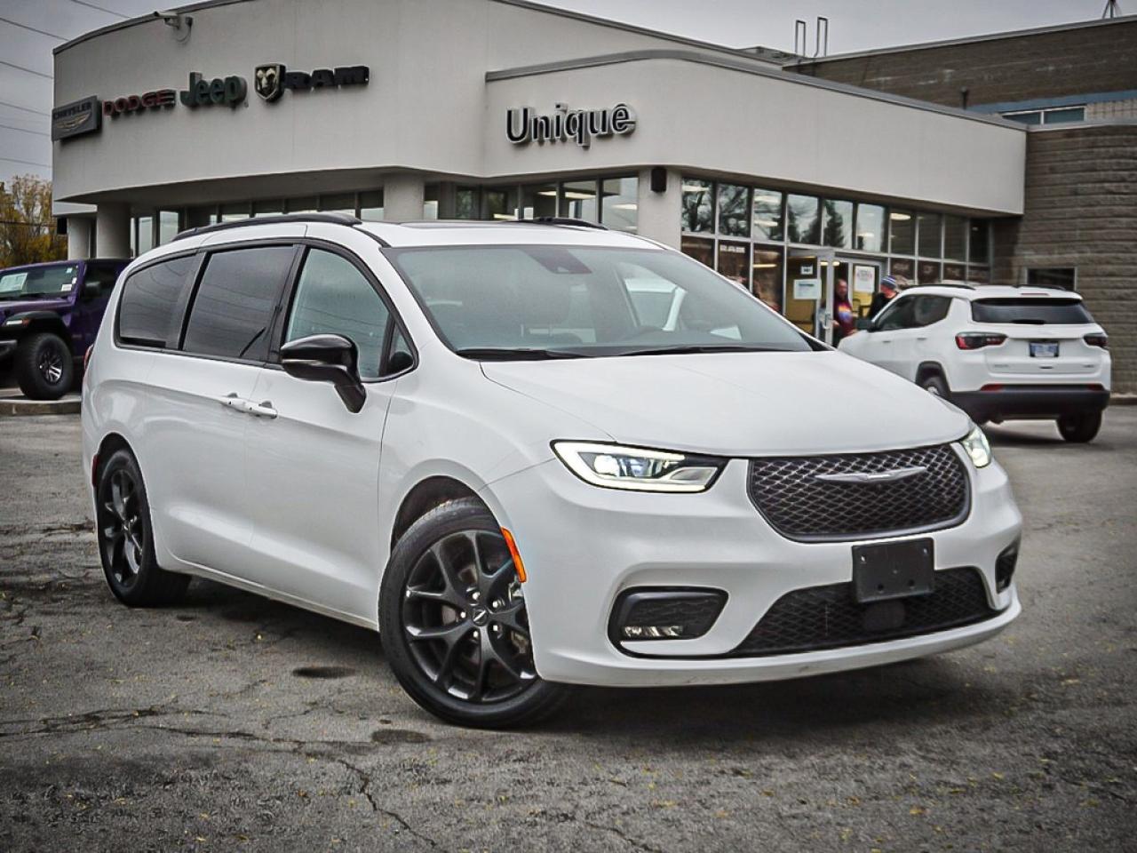 2024 Chrysler Pacifica  Photo