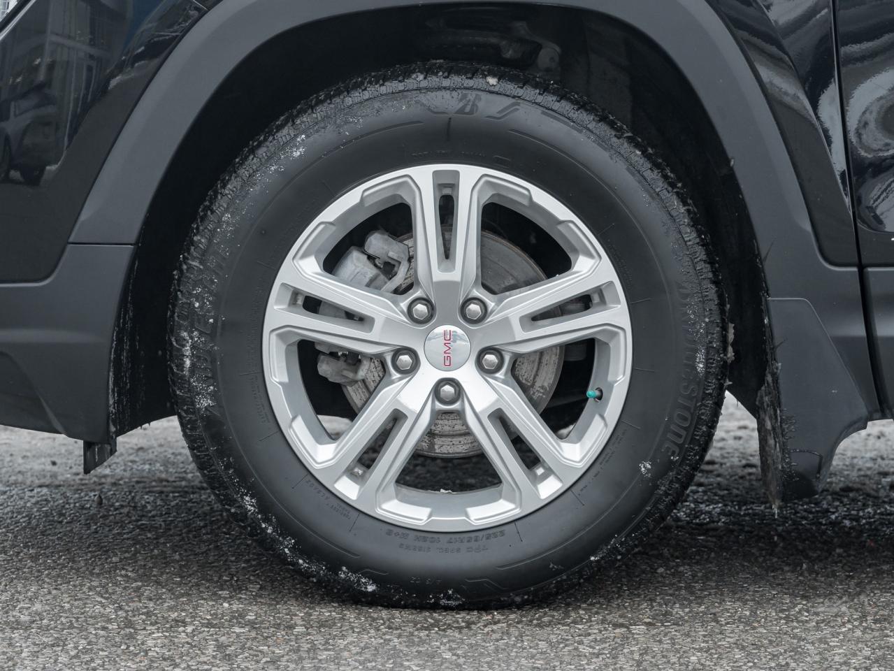 2024 GMC Terrain SLE 4dr All-Wheel Drive Photo3