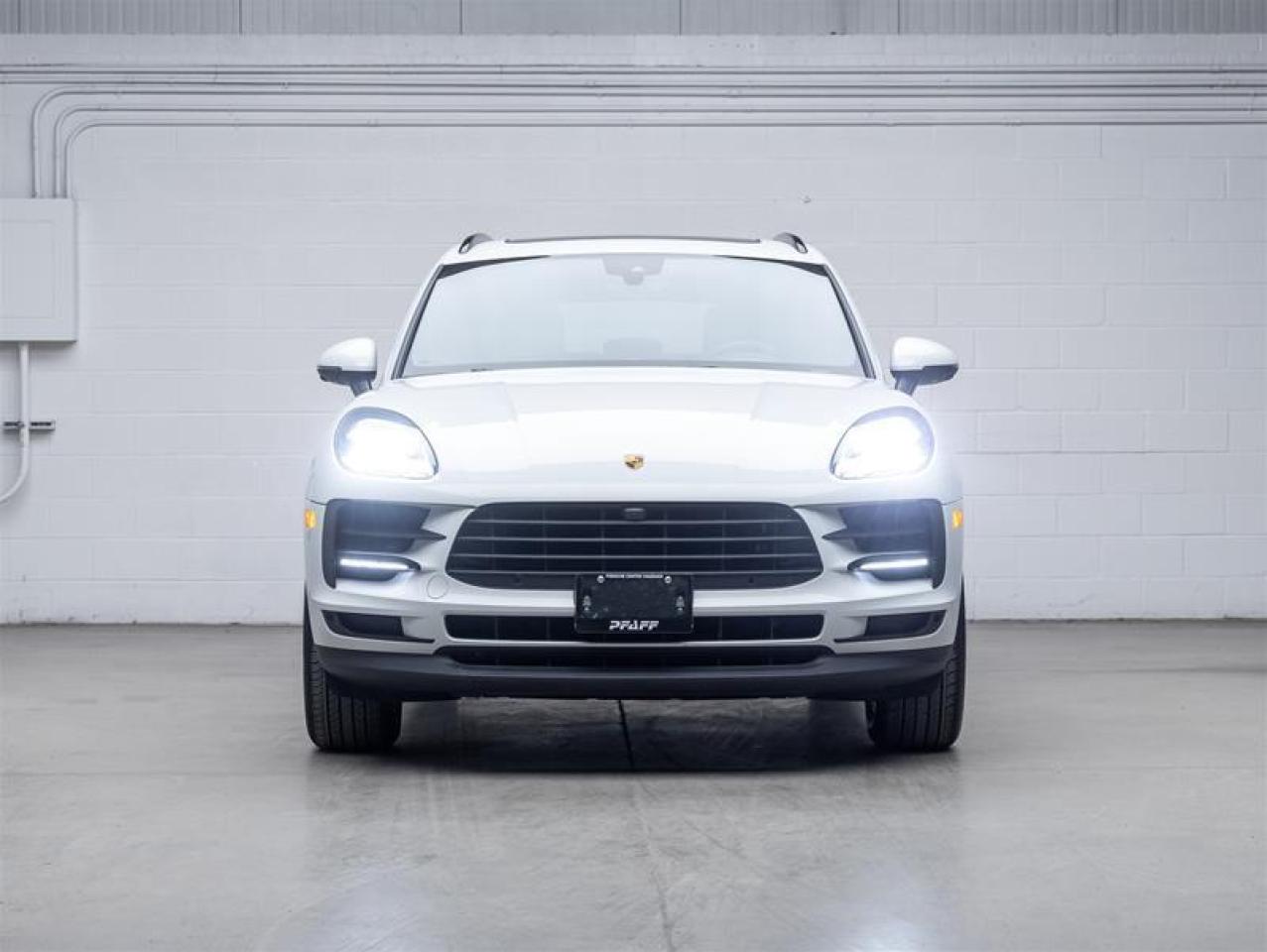 2021 Porsche Macan  Photo