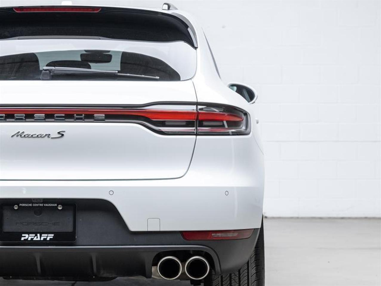 2021 Porsche Macan  Photo