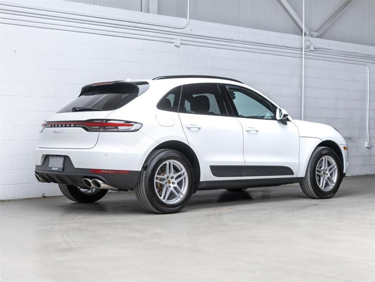2021 Porsche Macan  Photo
