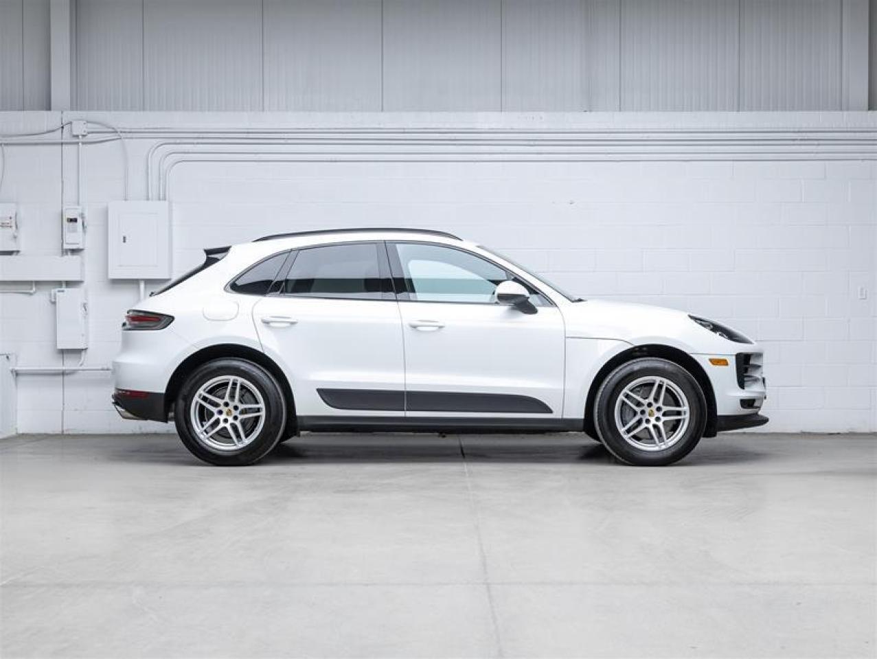 2021 Porsche Macan  Photo