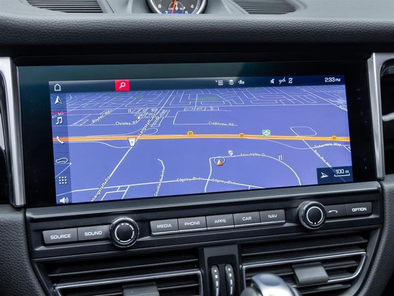 2021 Porsche Macan  Photo