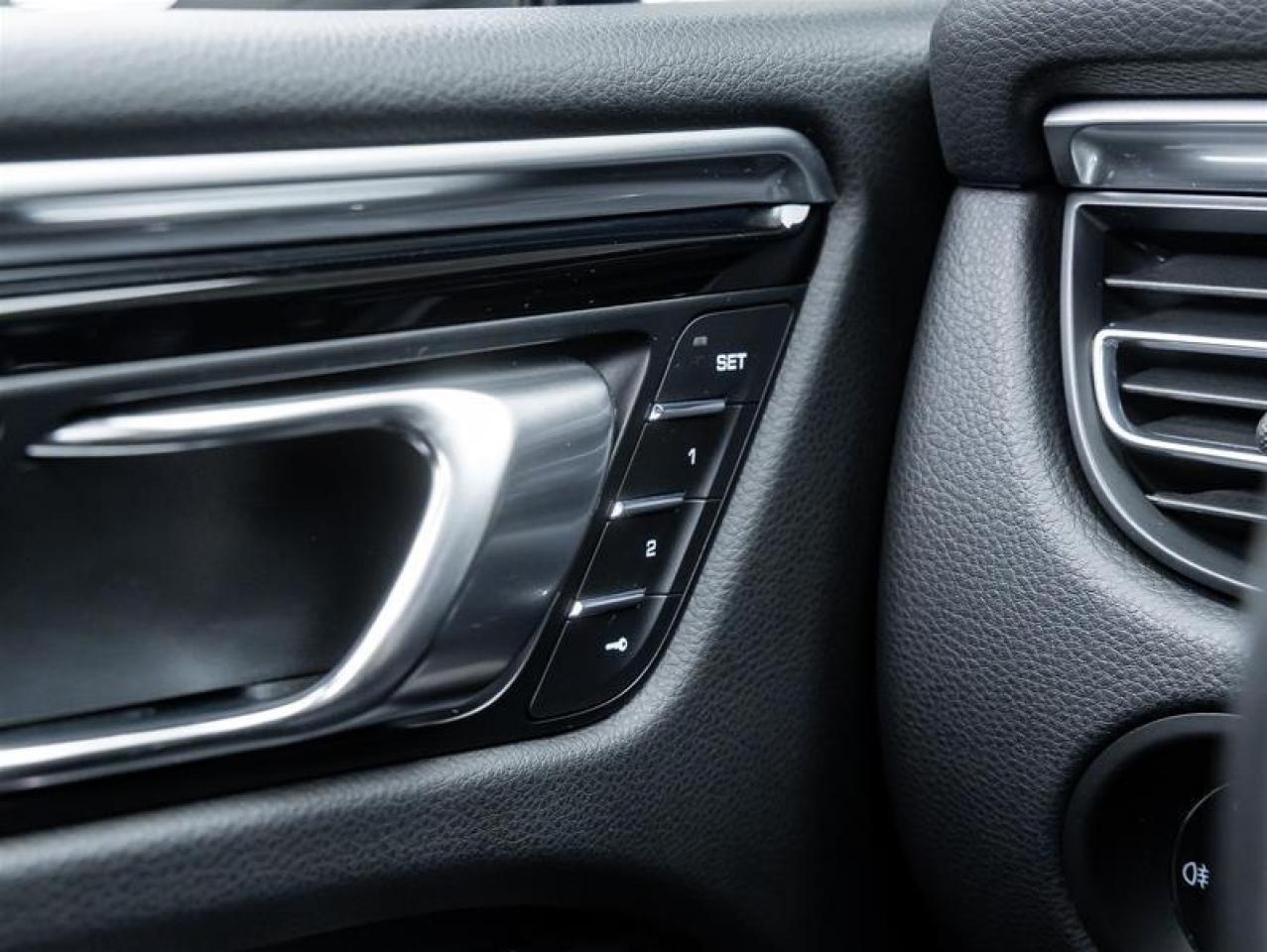 2021 Porsche Macan  Photo