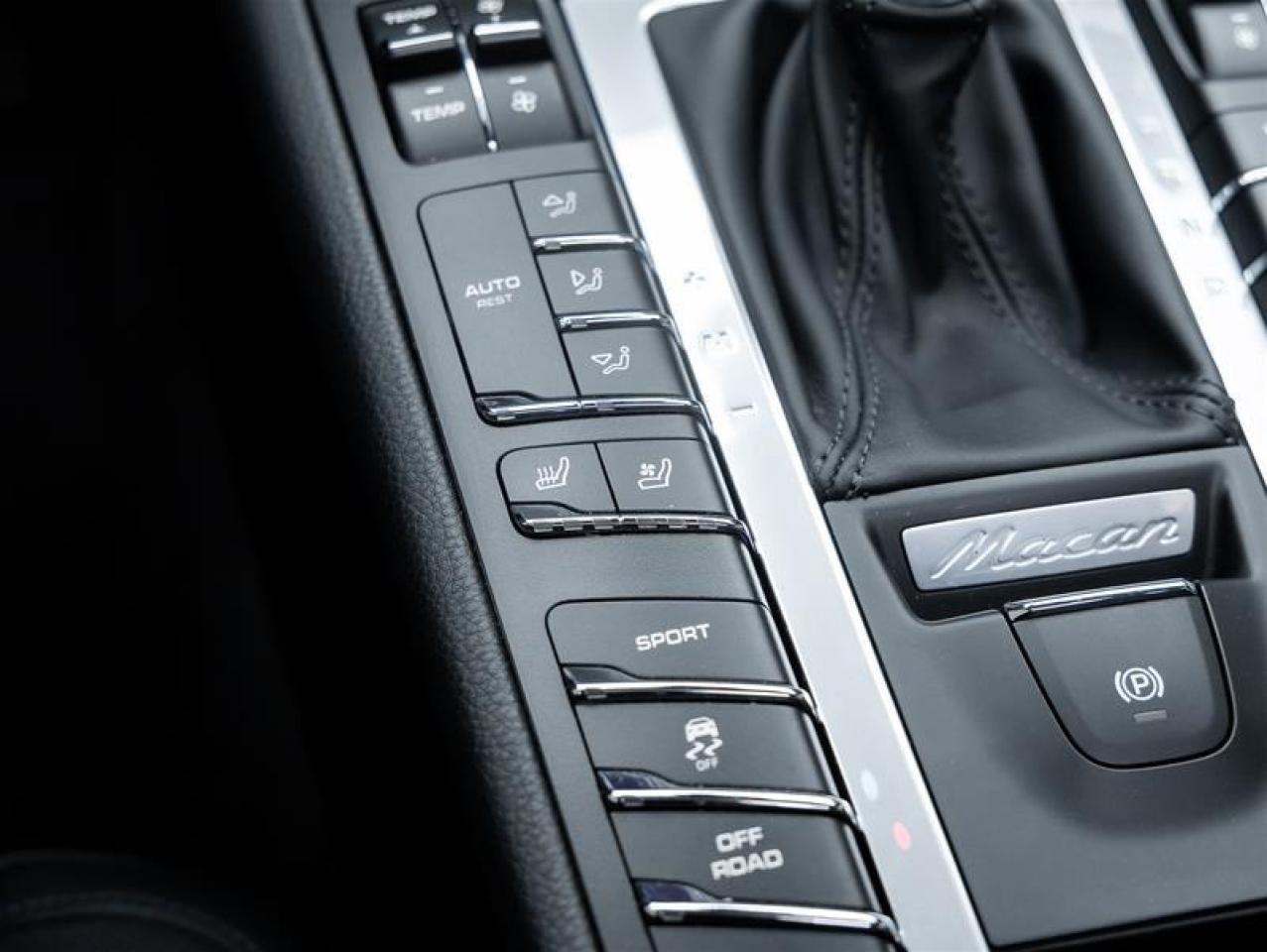 2021 Porsche Macan  Photo