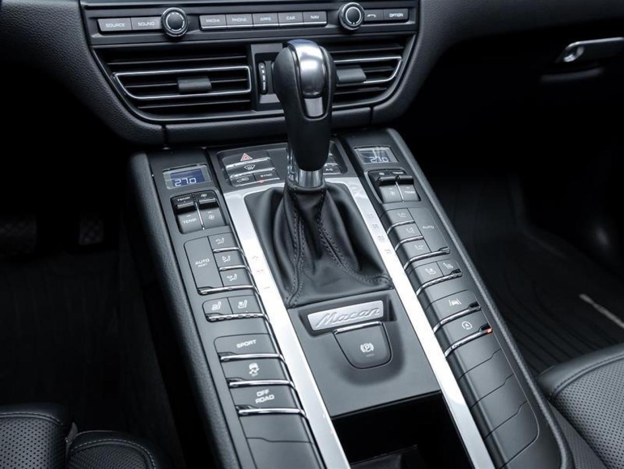 2021 Porsche Macan  Photo