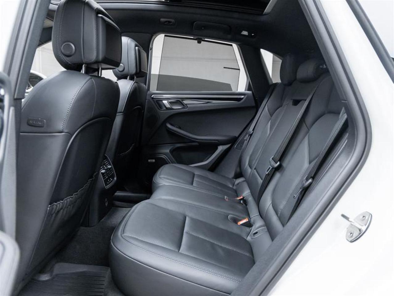 2021 Porsche Macan  Photo