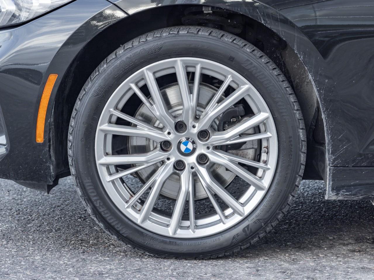 2023 BMW 330 i xDrive 4dr All-Wheel Drive Sedan Photo3