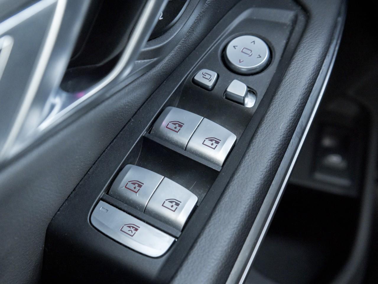 2023 BMW 330 i xDrive 4dr All-Wheel Drive Sedan Photo