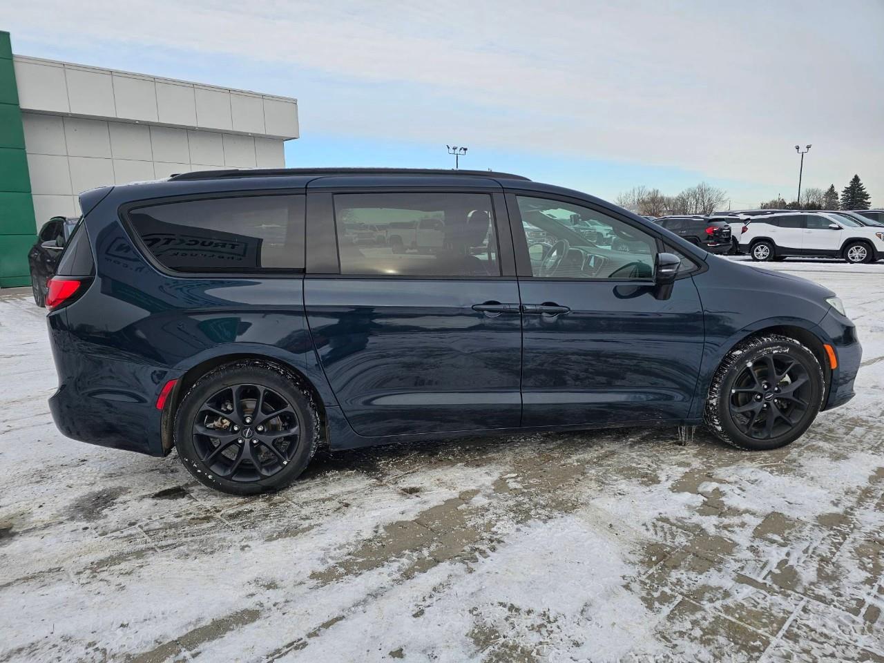 2024 Chrysler Pacifica Touring-L Front-Wheel Drive Passenger Van Photo