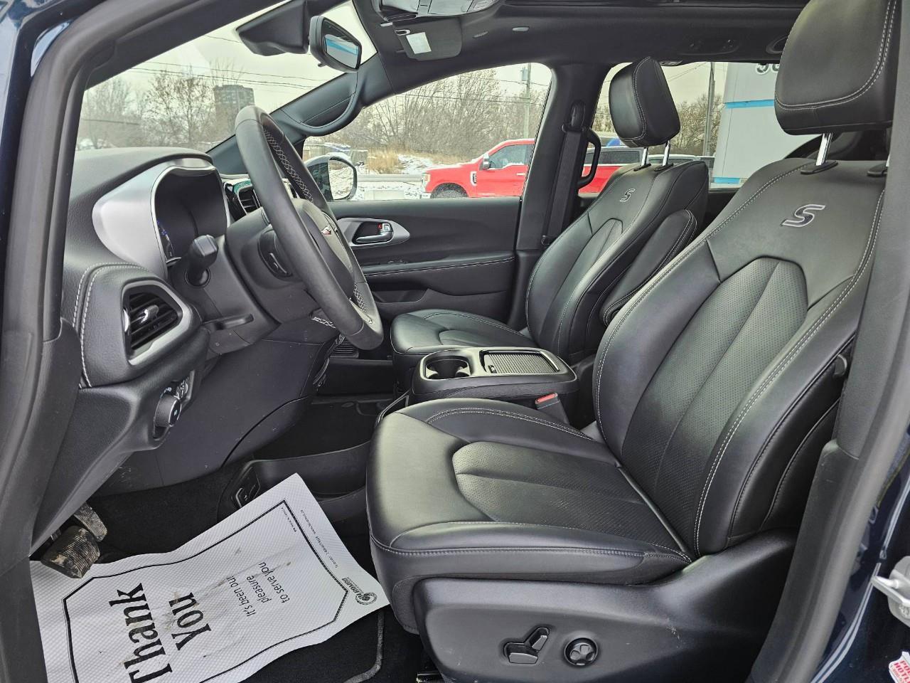 2024 Chrysler Pacifica Touring-L Front-Wheel Drive Passenger Van Photo