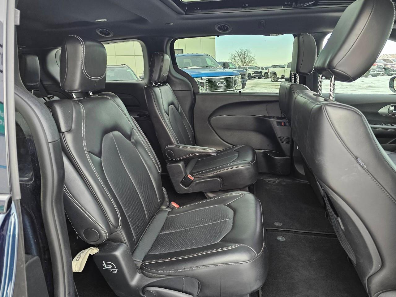 2024 Chrysler Pacifica Touring-L Front-Wheel Drive Passenger Van Photo