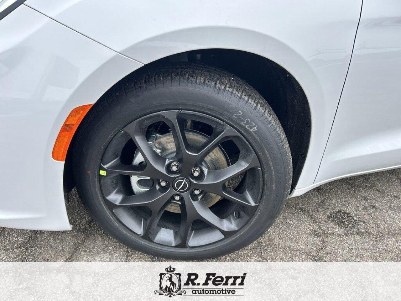 2026 Chrysler Pacifica Select Front-Wheel Drive Passenger Van Photo