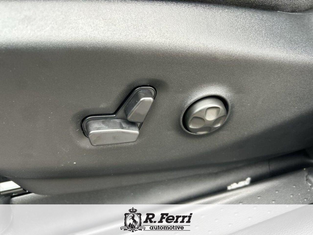 2026 Chrysler Pacifica Select Front-Wheel Drive Passenger Van Photo