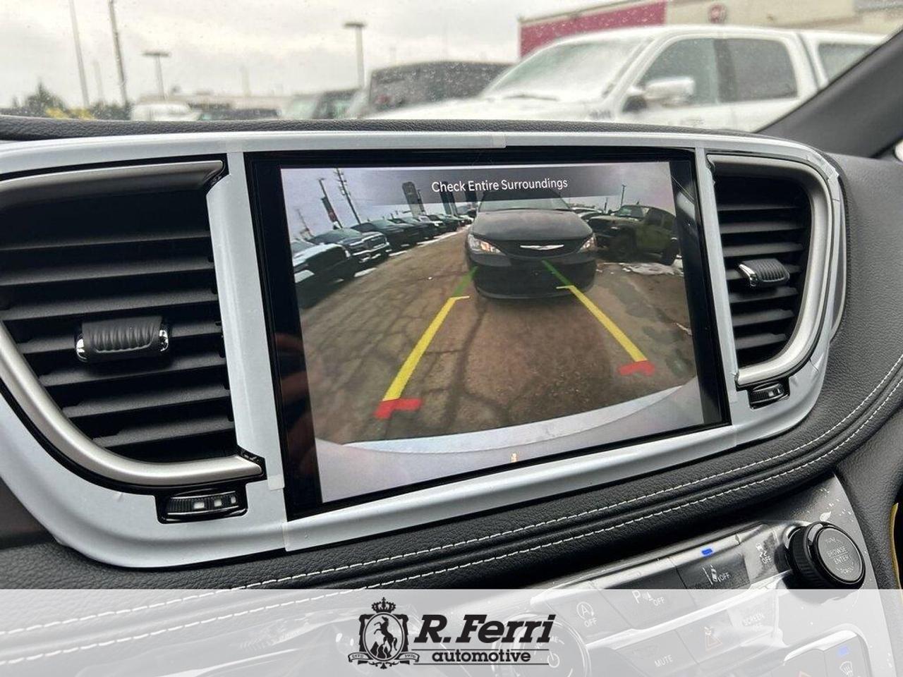 2026 Chrysler Pacifica Select Front-Wheel Drive Passenger Van Photo