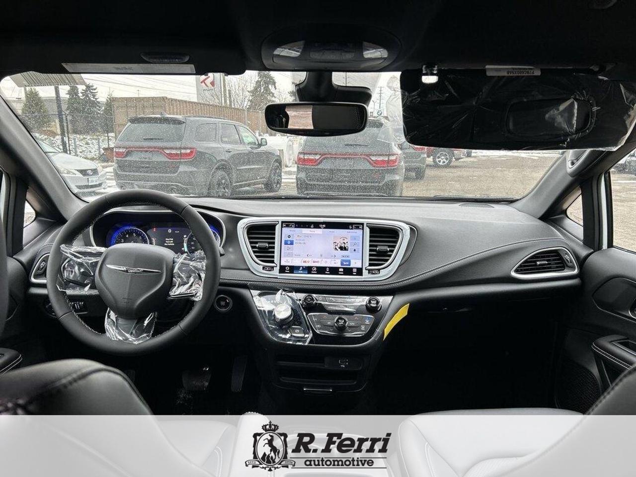 2026 Chrysler Pacifica Select Front-Wheel Drive Passenger Van Photo