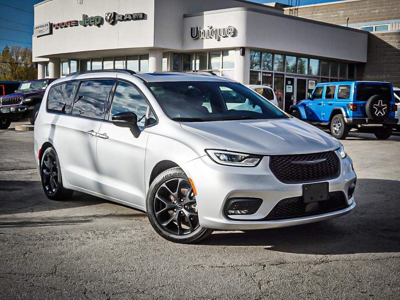 2024 Chrysler Pacifica  Photo