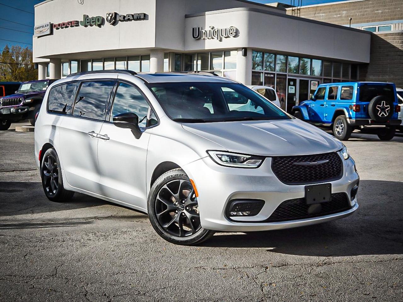2024 Chrysler Pacifica  Photo