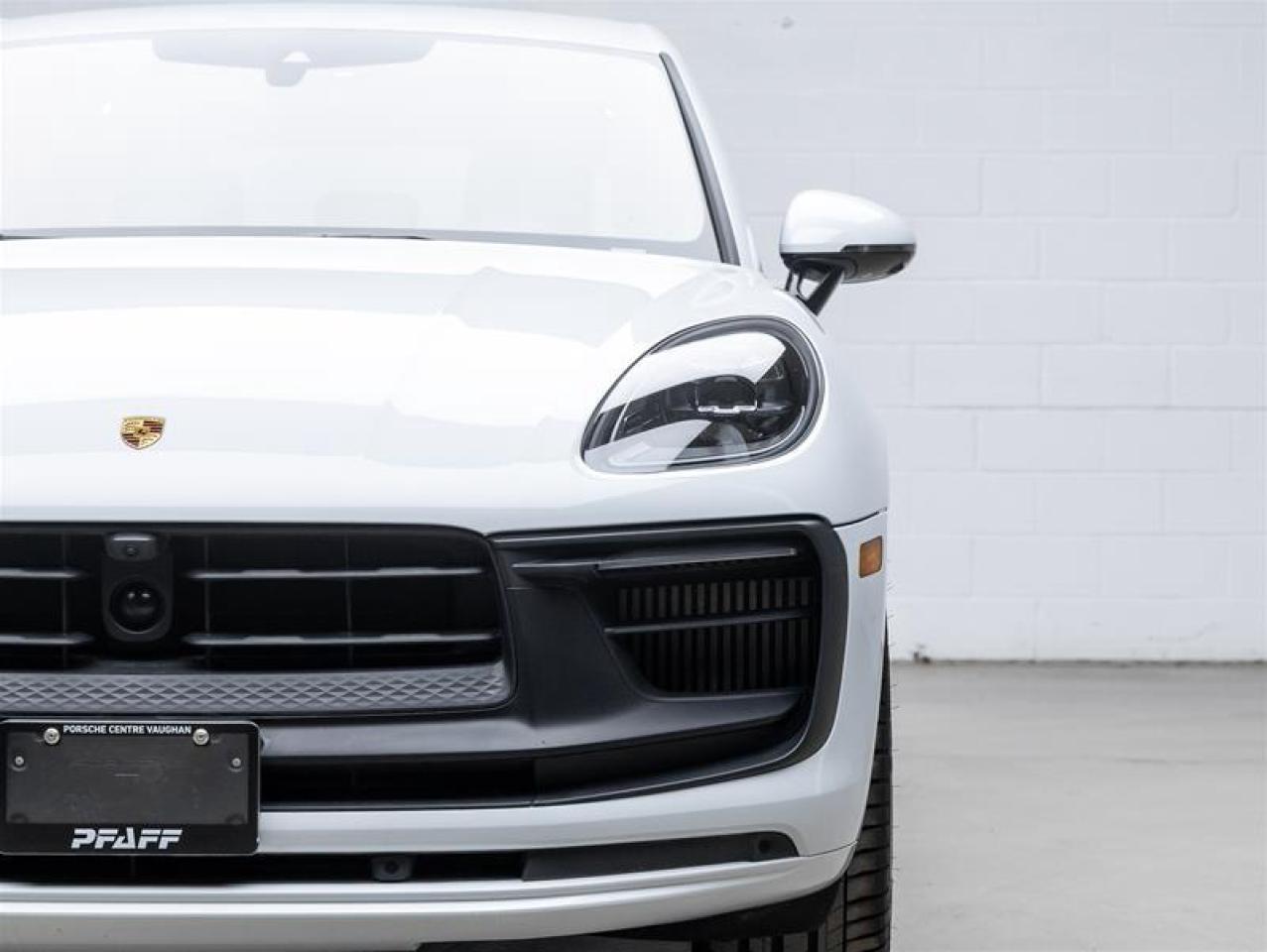 2024 Porsche Macan  Photo3