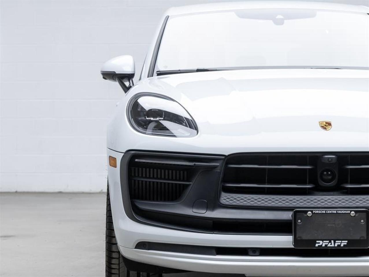 2024 Porsche Macan  Photo2