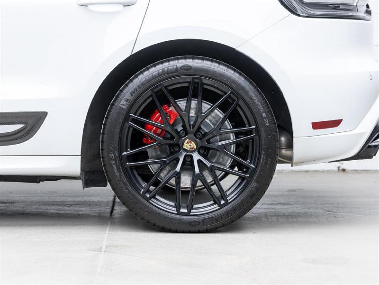 2024 Porsche Macan  Photo